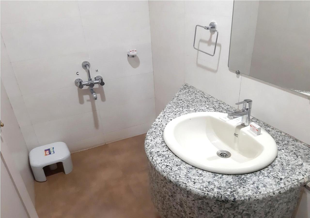 Hotel Adarsha Palace Belgaum Extérieur photo
