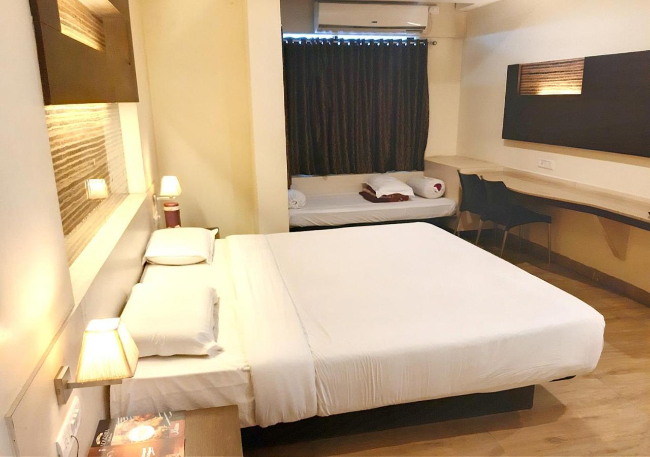 Hotel Adarsha Palace Belgaum Extérieur photo